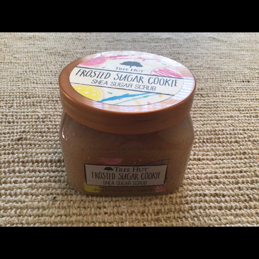 New Tree Hut Frosted Sugar Cookie Scrub